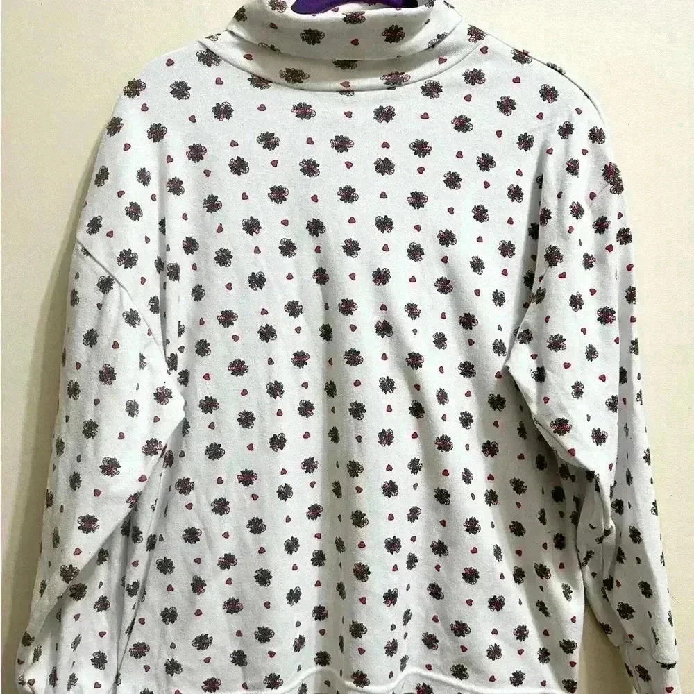 Vintage Linda Thompson Christmas Turtleneck